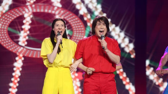 An&iacute;bal G&oacute;mez y Natalia Fervi&uacute; recuperan el esp&iacute;ritu de Parch&iacute;s con &lsquo;Fin de curso&rsquo;