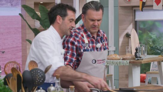 I&ntilde;aki L&oacute;pez sufre un peque&ntilde;o percance en la cocina: "&iquest;Te has quemado?"