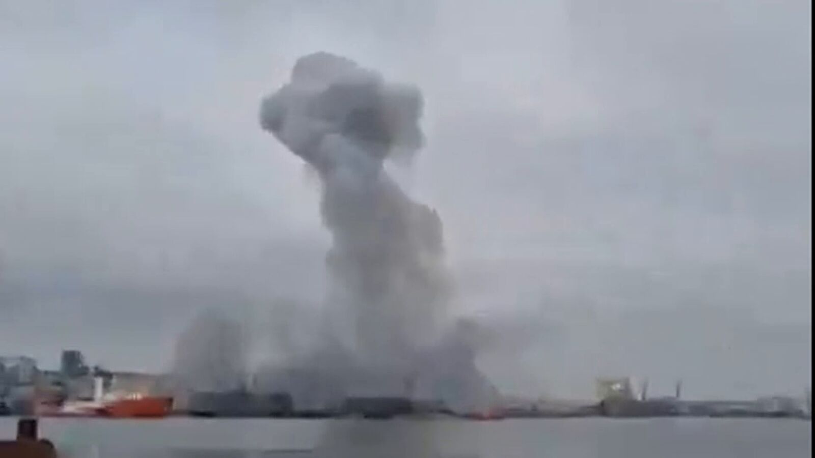 Un dron marítimo explota en un puerto de Rumanía y Ucrania admite que era suyo 
