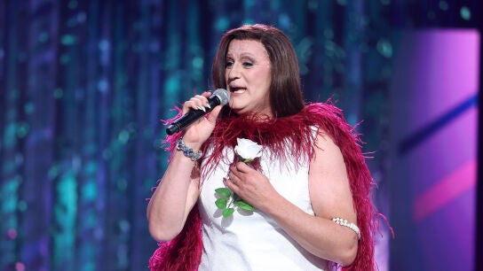 &iexcl;Irreconocible! Jesul&iacute;n de Ubrique sorprende como Daniela Romo con &lsquo;Yo no te pido la luna&rsquo;
