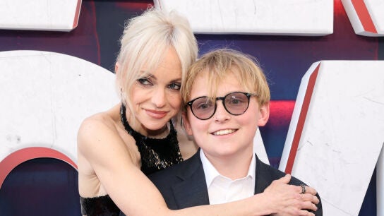 Anna Faris y su hijo Jack Pratt en el estreno de Scary Movie 6