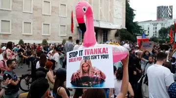 Imagen de las protestas contra el resort de lujo que planea construir Ivanka Trump en una isla de Albania Imagen de las protestas contra el resort de lujo que planea construir Ivanka Trump en una isla de Albania