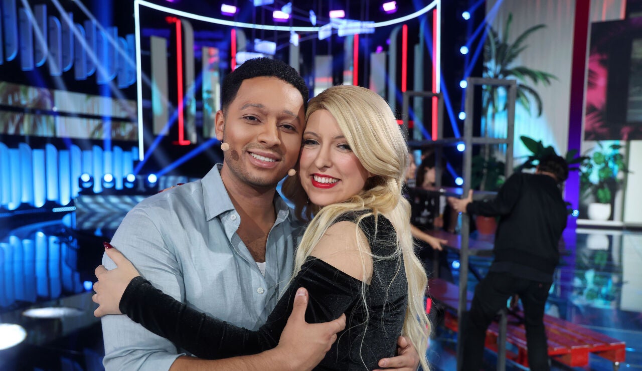 Mar&iacute;a Parrado y Kenneth