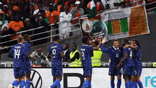 Los jugadores de Francia celebran un gol en un amistoso ante Costa de Marfil
