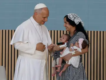 Imagen del Papa en su visita al CEDIA 24 Horas de Cáritas Imagen del Papa en su visita al CEDIA 24 Horas de Cáritas