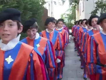 La Pequeña Guardia Suiza Pontificia vuelve a Madrid para acompañar al Papa León XIV en su visita a España La Pequeña Guardia Suiza Pontificia vuelve a Madrid para acompañar al Papa León XIV en su visita a España