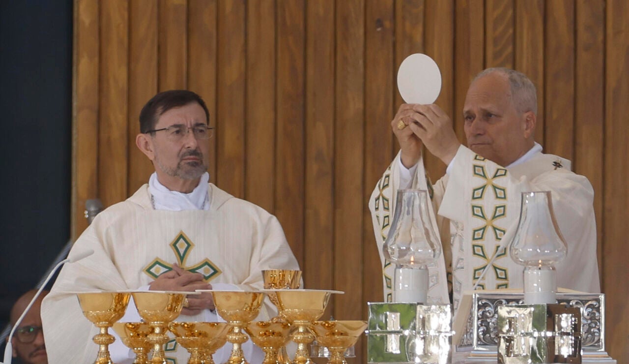 El papa Le&oacute;n XIV oficia la misa del Corpus Christi