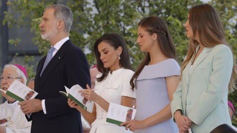 La Familia Real en la misa oficiada por León XIV en Cibeles