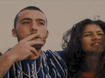 Homenaje a Angus Cloud en Euphoria: Fez y Rue (Zendaya) en la temporada 3