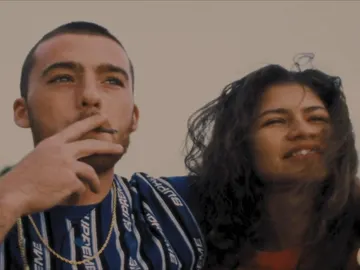 Homenaje a Angus Cloud en Euphoria: Fez y Rue (Zendaya) en la temporada 3 Homenaje a Angus Cloud en Euphoria: Fez y Rue (Zendaya) en la temporada 3