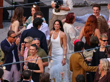 Dua Lipa y Callum Turner en su boda en Sicilia Dua Lipa y Callum Turner en su boda en Sicilia