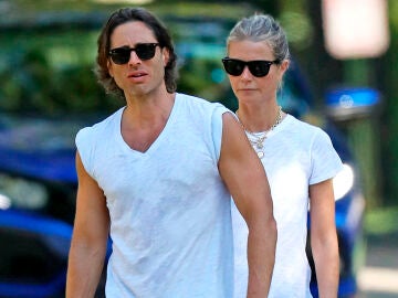 Gwyneth Paltrow y su marido Brad Falchuk