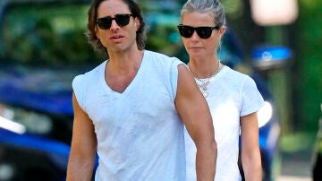 Gwyneth Paltrow y su marido Brad Falchuk
