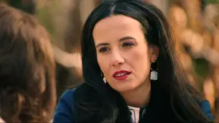 Digna sorprende a Cloe con una oferta inesperada