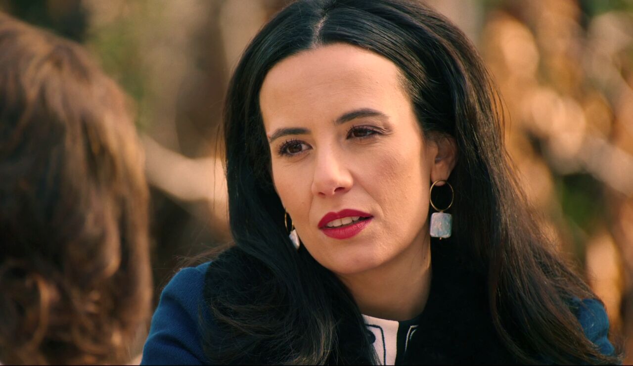 Digna sorprende a Cloe con una oferta inesperada