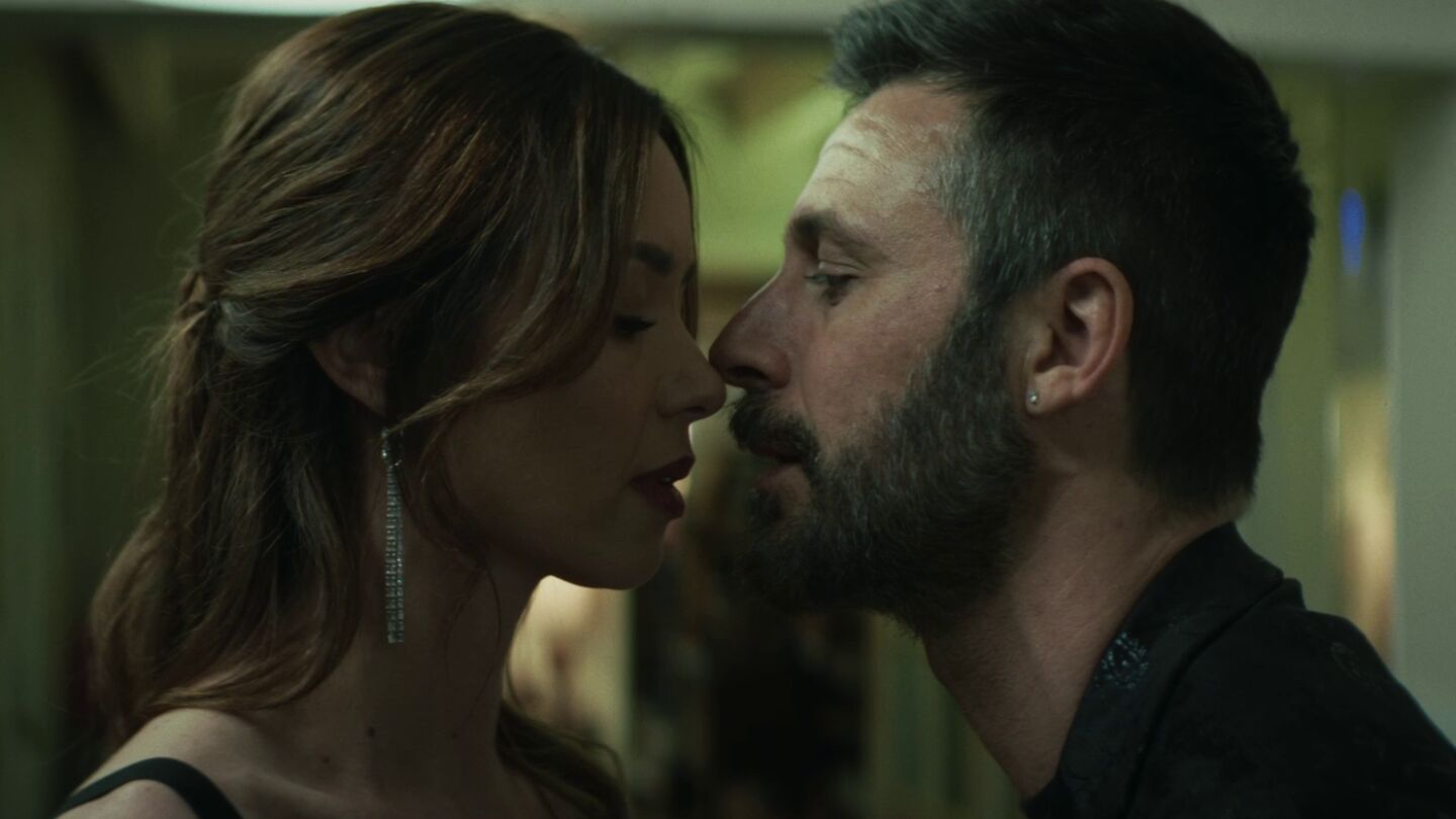 Dafne Fern&aacute;ndez y Hugo Silva en Cada d&iacute;a nace un listo