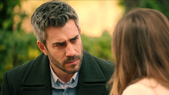 Begoña pide a Andrés las fotos que prueban la infidelidad de Gabriel Begoña pide a Andrés las fotos que prueban la infidelidad de Gabriel