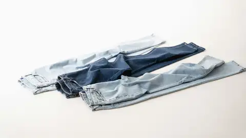 Pantalones vaqueros claros y oscuros Pantalones vaqueros claros y oscuros