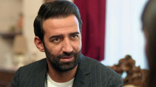 Demir impone sus crueles condiciones a Zerrin para la boda: "Vas a ir de blanco y vendr&aacute;s conmigo"