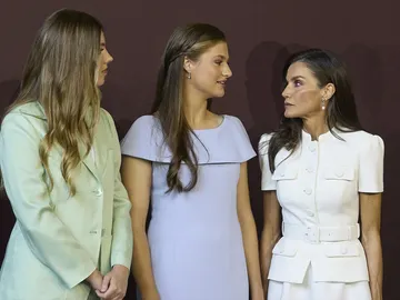 La Reina Letizia, la Princesa Leonor y la Infanta Sofía La Reina Letizia, la Princesa Leonor y la Infanta Sofía