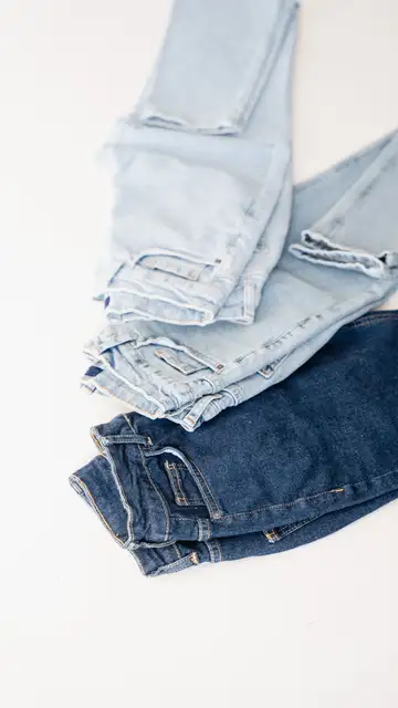 Pantalones vaqueros claros y oscuros Pantalones vaqueros claros y oscuros