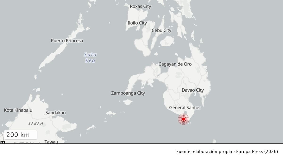 Un terremoto de magnitud 7.8 sacude Filipinas y activa una a
