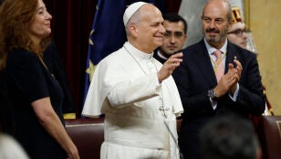 Imagen del papa Le&oacute;n XIV, ovacionado tras el esperado e hist&oacute;rico discurso en el Congreso