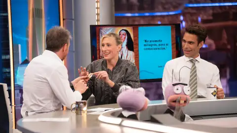 Teresa Riott nos muestra su lado más espiritual en El Hormiguero: "No prometo milagros, pero sí consecuencias" Teresa Riott nos muestra su lado más espiritual en El Hormiguero: "No prometo milagros, pero sí consecuencias"