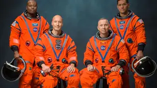 La NASA anuncia a los tripulantes de la misión Artemis III.
