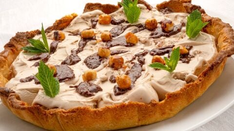 Eva Argui&ntilde;ano elabora una receta de tarta helada de avellana y pralin&eacute;: "Suena bien, pero sabe mejor"