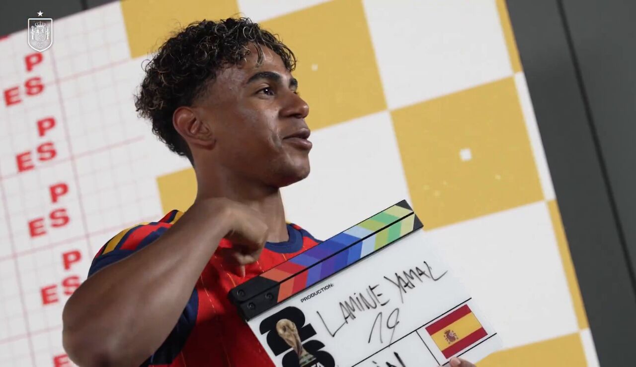 Lamine Yamal, en la sesi&oacute;n de fotos oficial previa al Mundial
