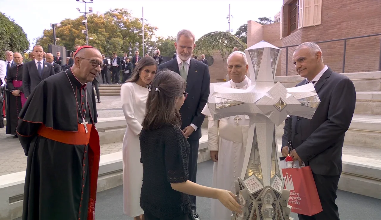 Valentina explica al Papa La Torre de Jesús