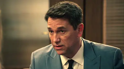 Gabriel siembra las dudas en Valentina para vengarse de Andrés: "Él no quiere separarse de Begoña" Gabriel siembra las dudas en Valentina para vengarse de Andrés: "Él no quiere separarse de Begoña"