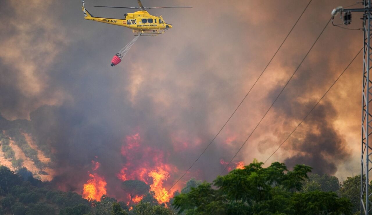 Imagen del incendio forestal originado en Villanueva de los Castillejos, Huelva