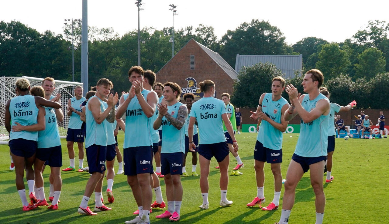 Los futbolistas de Noruega, en un entrenamiento en Carolina del Norte