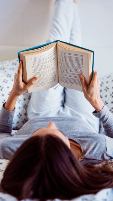 Mujer leyendo