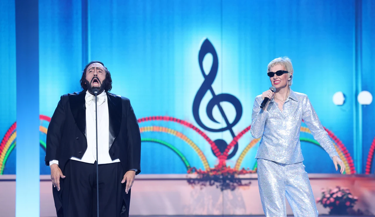 Cristina Castaño y Zapata Tenor se transforman en Eurythmics y Luciano Pavarotti