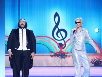 Cristina Casta&ntilde;o y Zapata Tenor se transforman en Eurythmics y Luciano Pavarotti