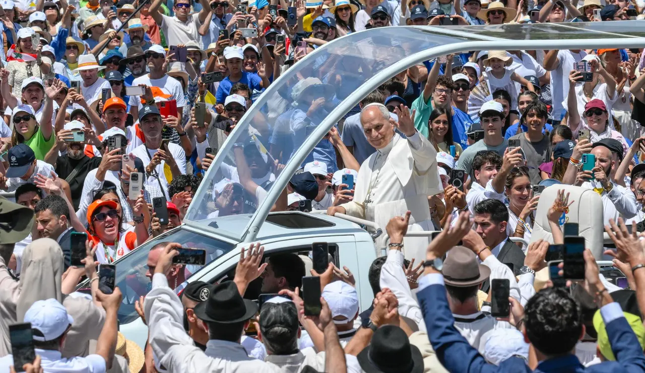 El Papa se despide de Tenerife.