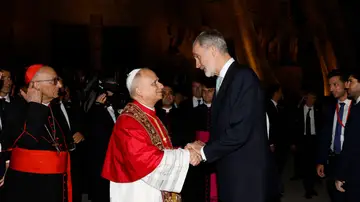 Imagen de archivo de Felipe VI en la Santa Misa que preside el Papa León XIV en la Basílica de la Sagrada Familia Imagen de archivo de Felipe VI en la Santa Misa que preside el Papa León XIV en la Basílica de la Sagrada Familia