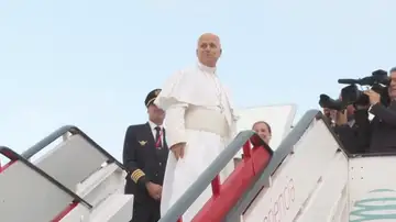 El papa León XIV en el avión rumbo a Tenerife. El papa León XIV en el avión rumbo a Tenerife.