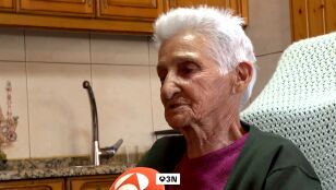 La furgoneta antisoledad que recorre las aldeas de Ourense: "El &uacute;nico objetivo es charlar con ellos"