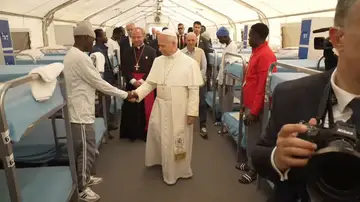El Papa en las instalaciones de 'Las Raíces' El Papa en las instalaciones de 'Las Raíces'