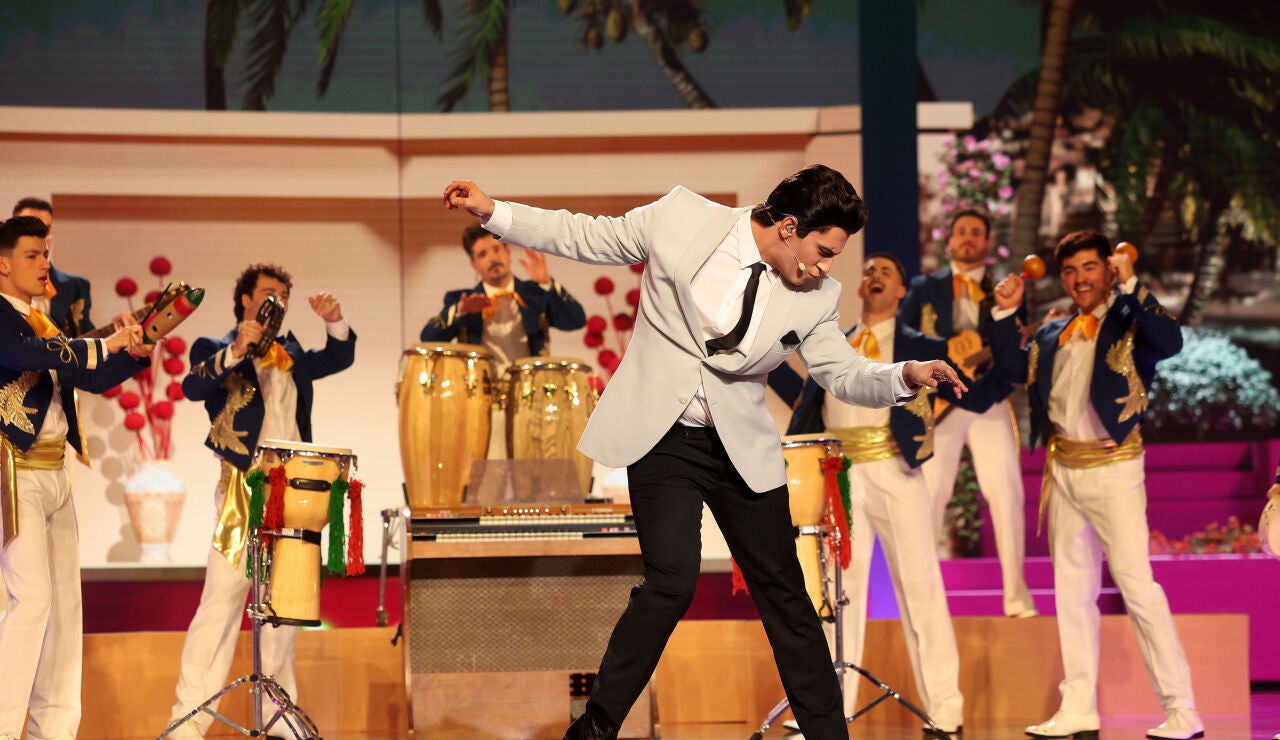 JKbello emula a Elvis Presley con &lsquo;Bossa nova baby&rsquo;