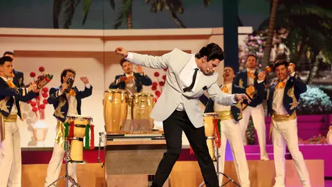JKbello emula a Elvis Presley con ‘Bossa nova baby’ JKbello emula a Elvis Presley con ‘Bossa nova baby’