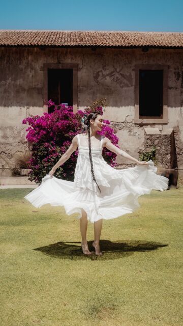 Vestido de novia con capas
