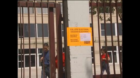 Catalu&ntilde;a vota en refer&eacute;ndum su nuevo Estatuto de autonom&iacute;a