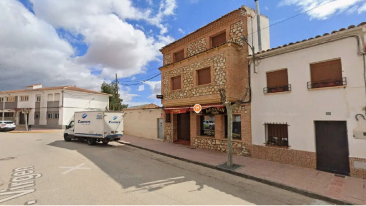 Muere un hombre aplastado por una persiana de un b
