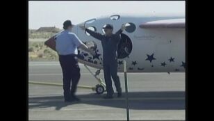 SpaceShipOne, primer vuelo del primer veh&iacute;culo espacial privado