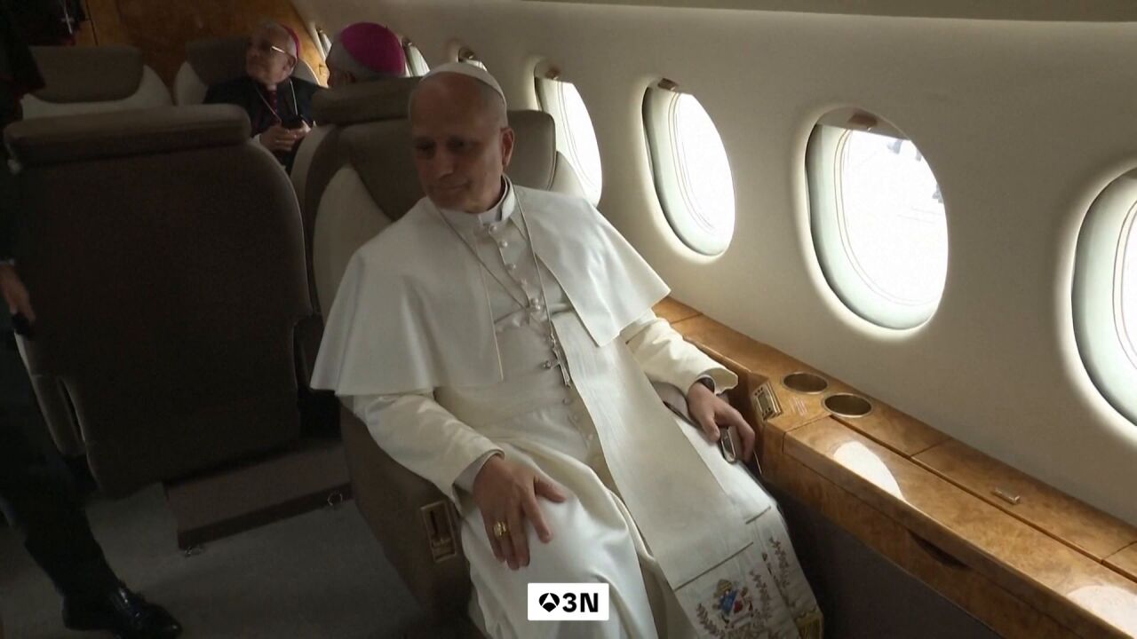 Felipe VI detectó la avería en el avión que tenía previsto llevar al papa de vuelta a Roma